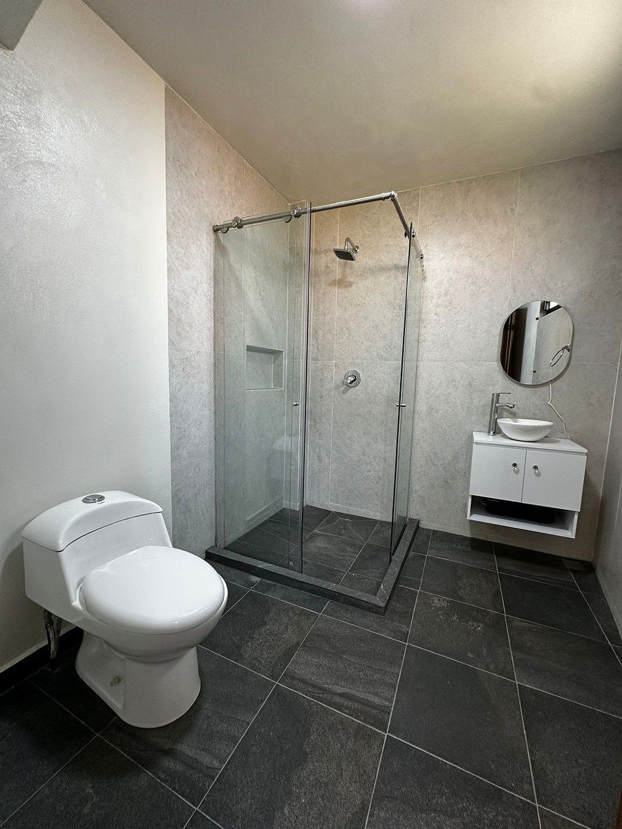 7 de 24: Baño habitación 5