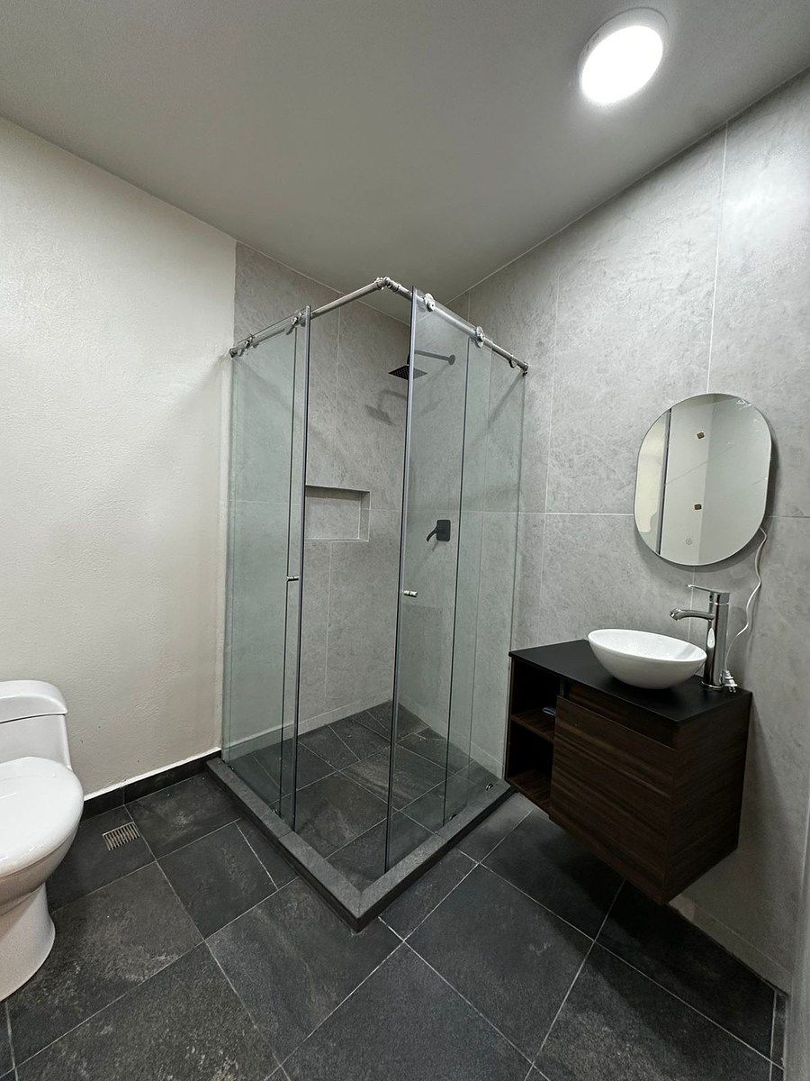 11 de 24: Baño habitación 4