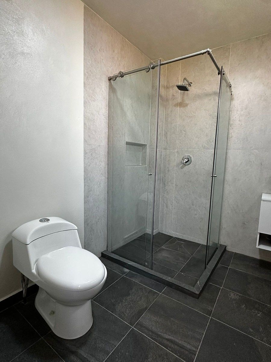 14 de 24: Baño habitación 3