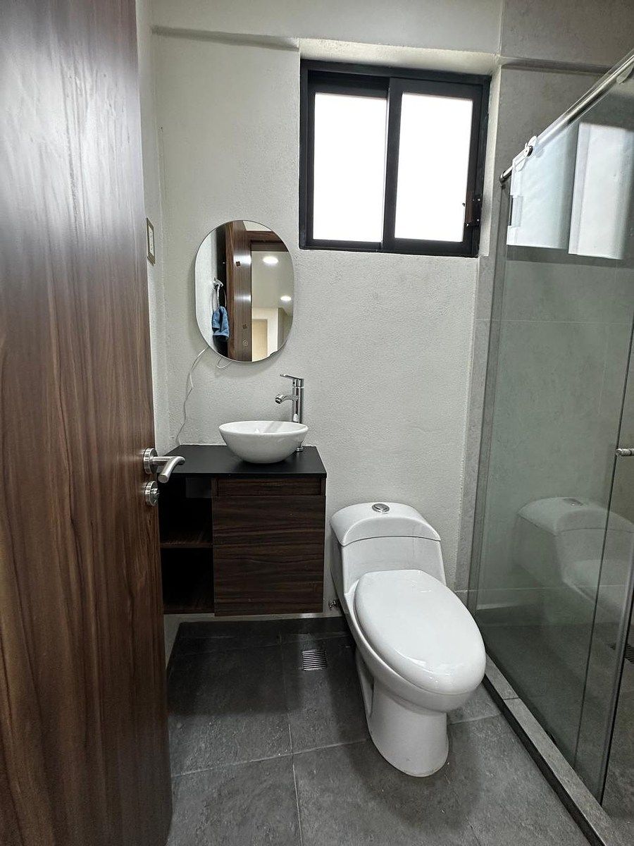 22 de 24: Baño habitación 5