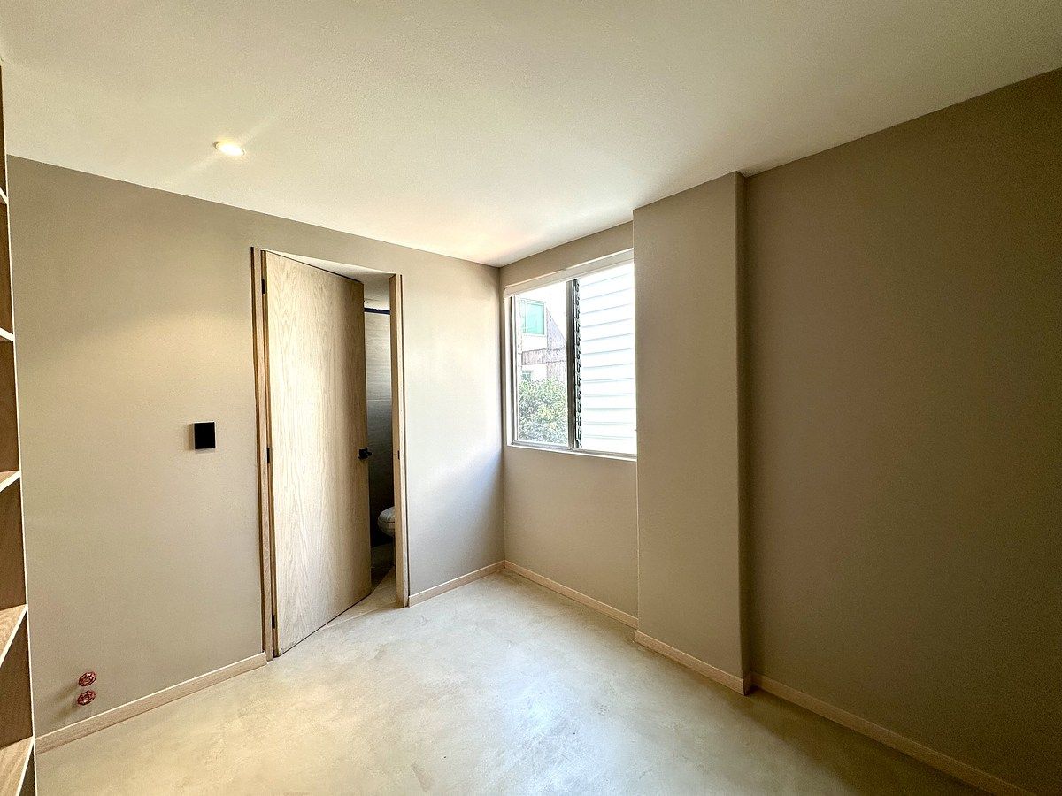 22 of 23: CUARTO DE SERVICIO CON BAÑO COMPLETO