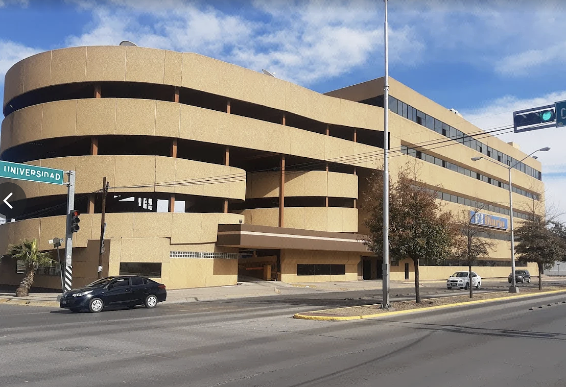 Edificio Venta sobre Avenida Universidad, foto 1 de 42