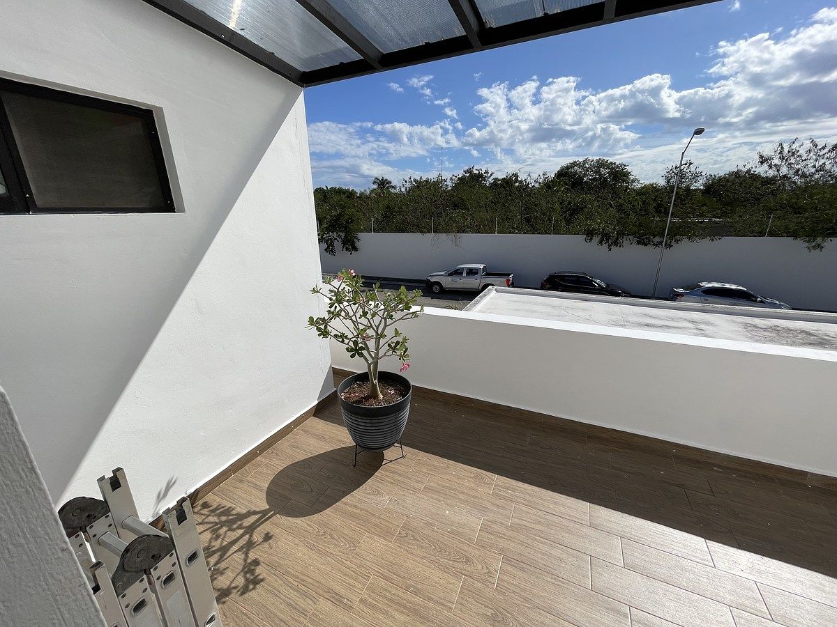 15 of 17: BALCON - SEGUNDA PLANTA