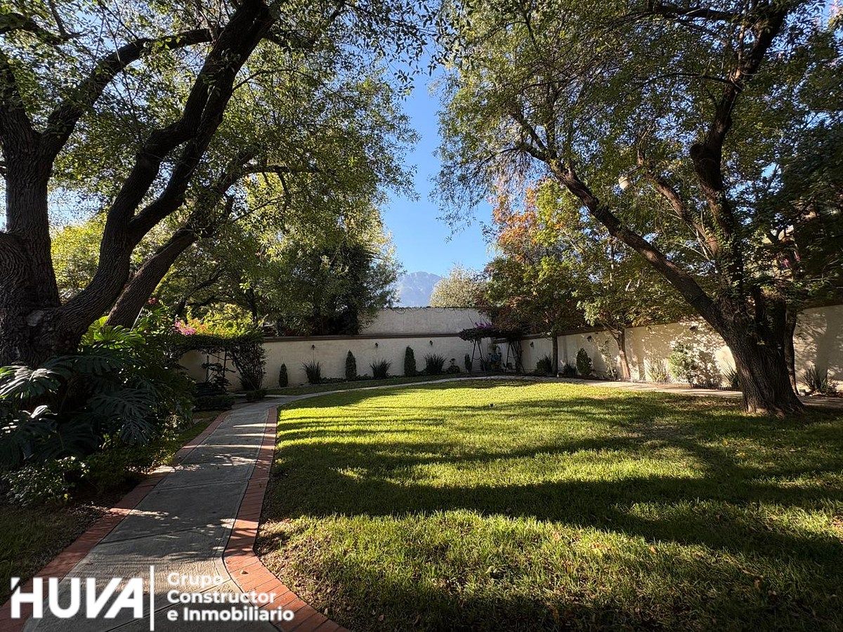 12 de 12: Amplio Jardín