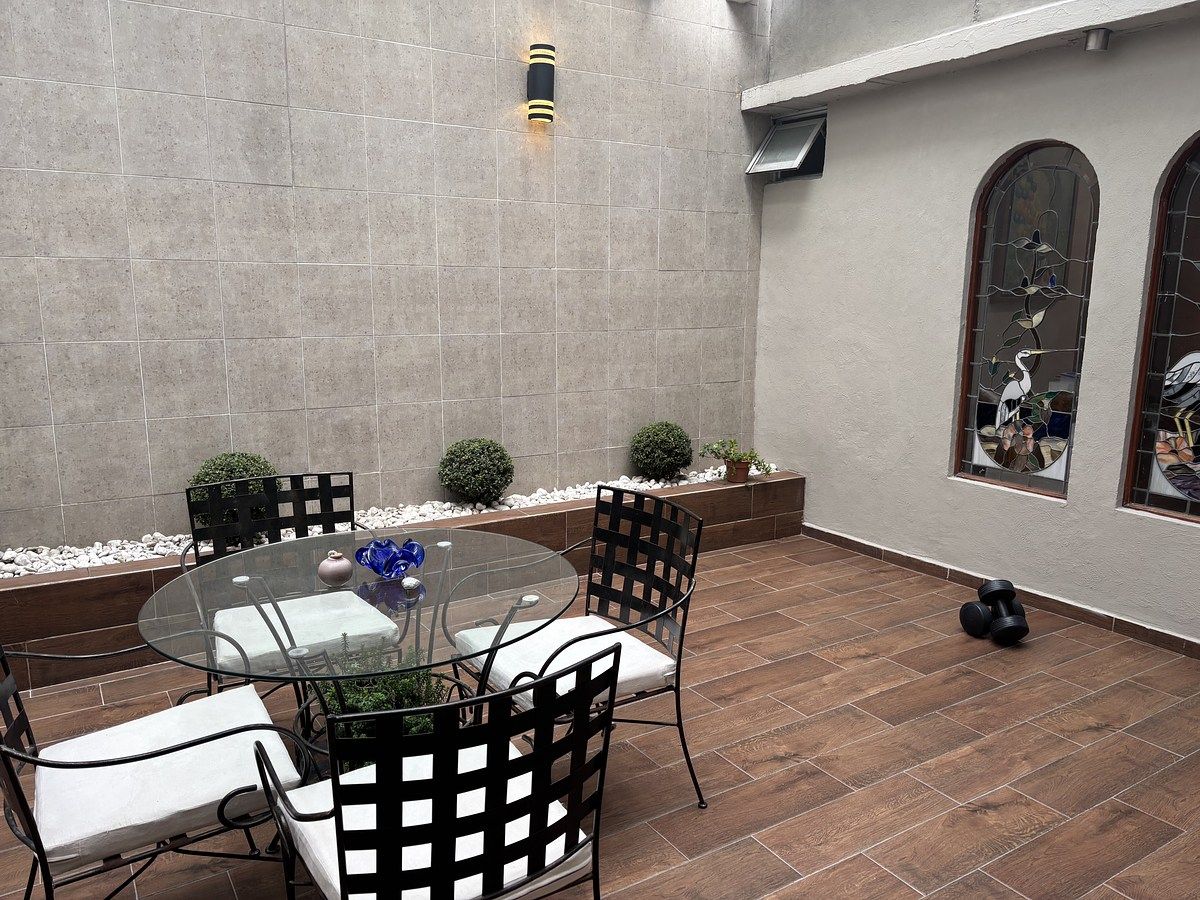 8 de 34: TERRAZA TECHADA