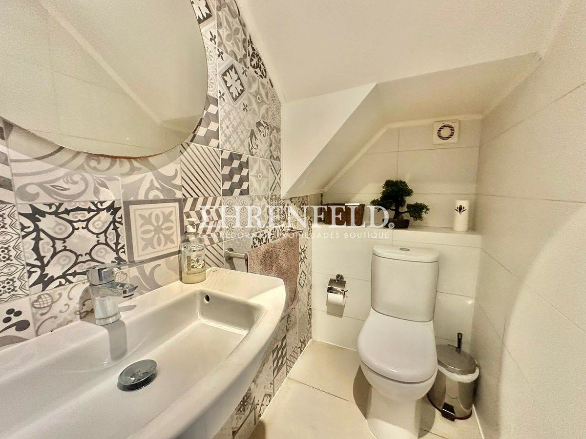 11 de 37: Baño visitas.