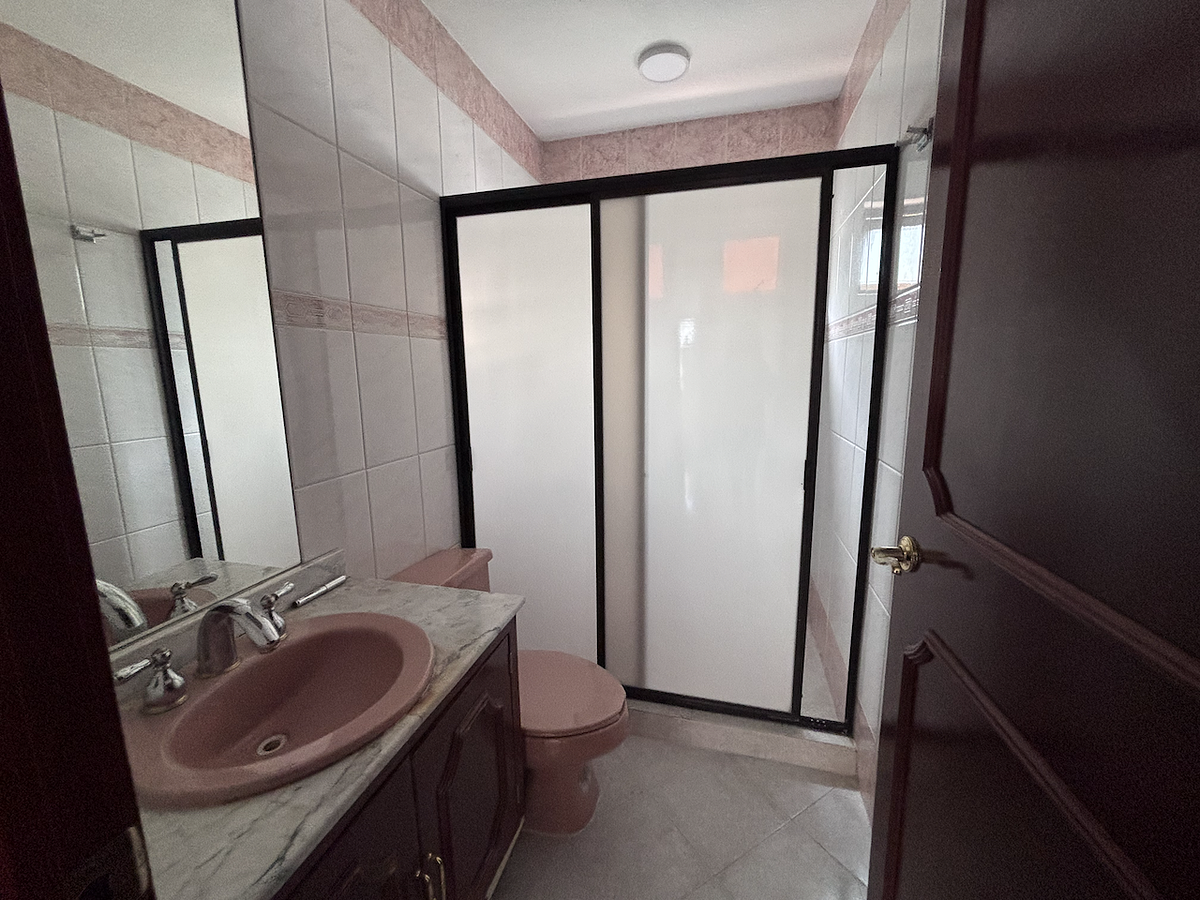 16 de 32: baño compartido