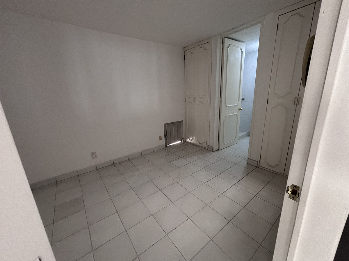 25 de 31: cuarto de servicio