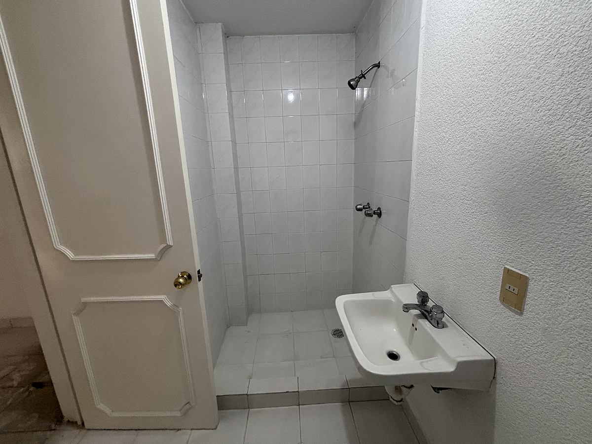 26 de 32: baño cto servicio