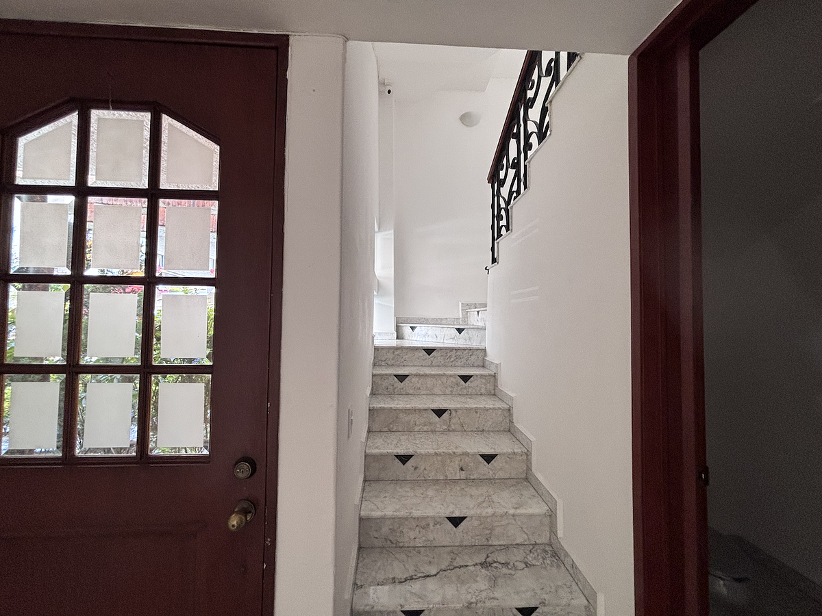 8 of 34: acceso al 1er piso