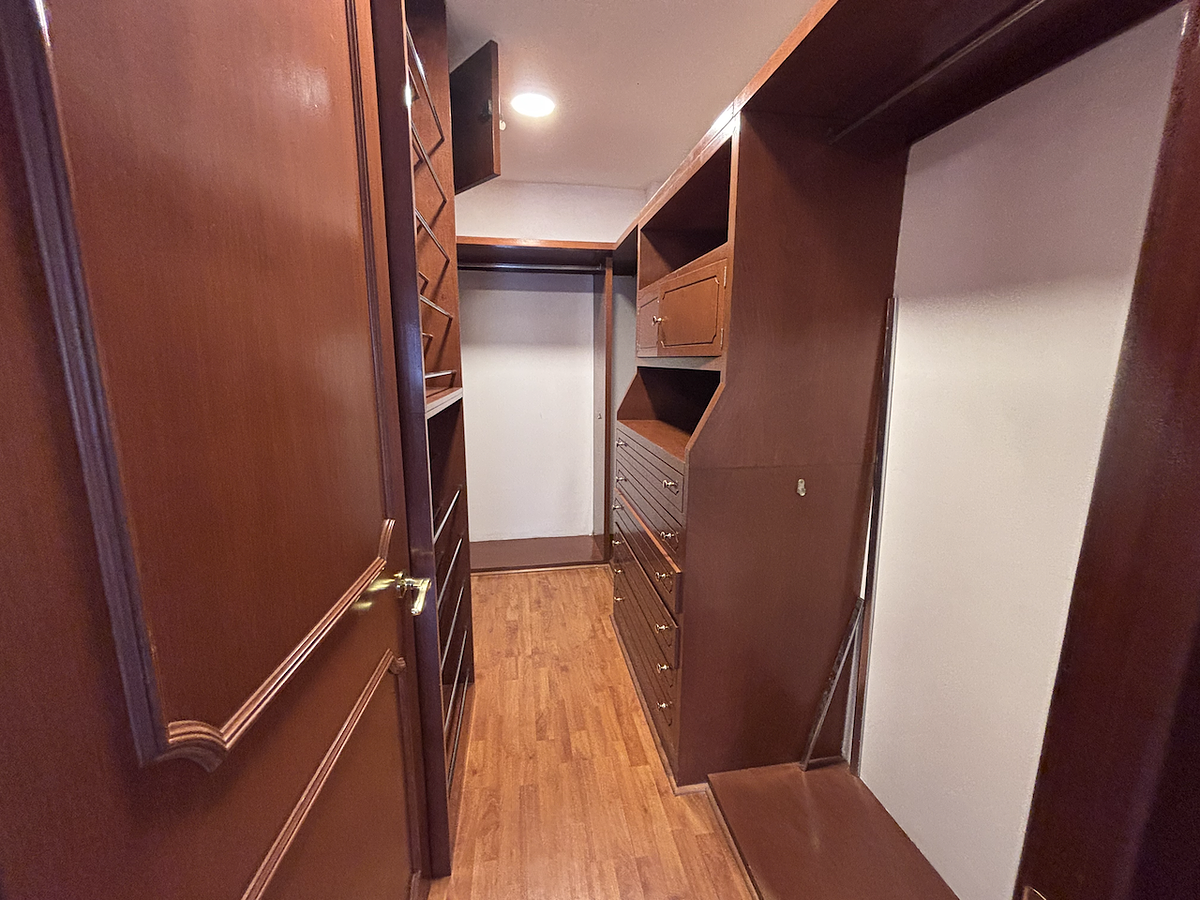 12 de 32: vestidor cto principal