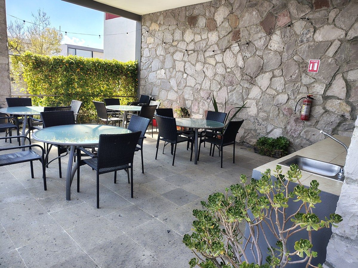 3 of 21: Terraza uso común