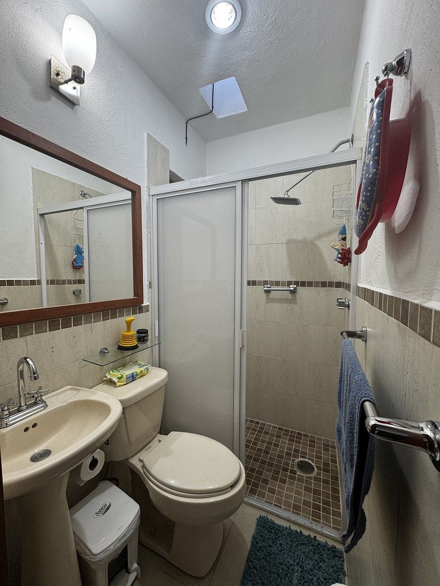 20 de 32: Baño compartdo