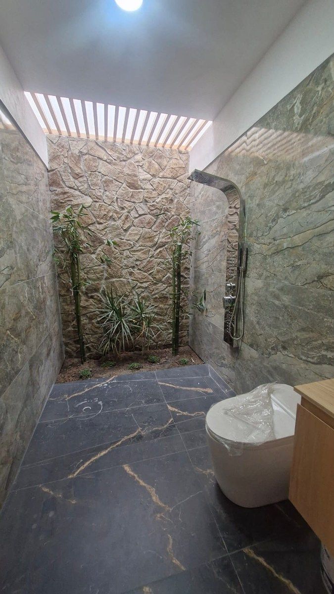 7 of 19: Baño moderno y funcional