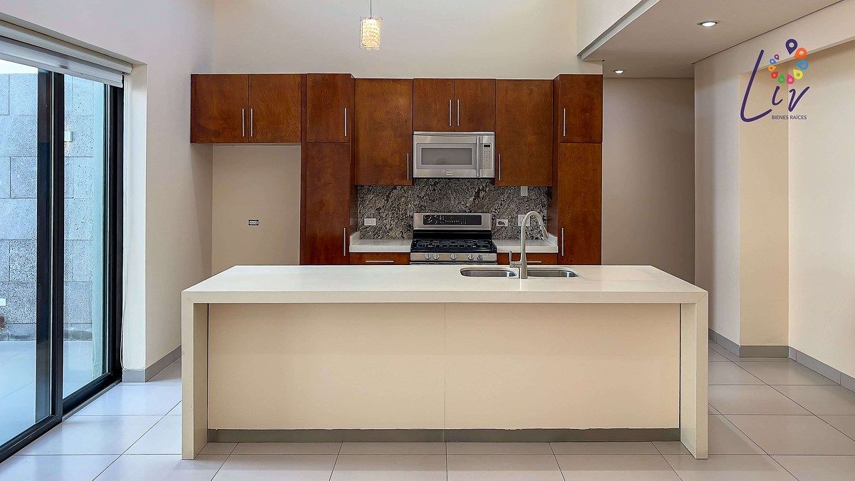 13 de 43: Cocina integral y semi-equipada