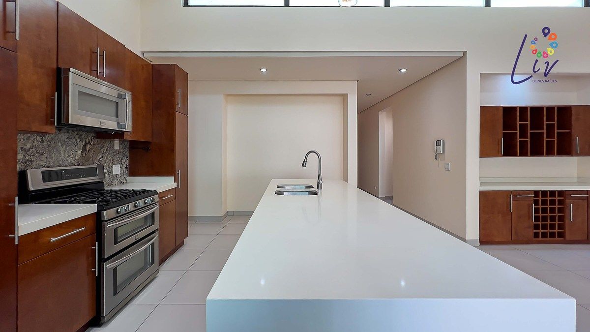 14 de 43: Cocina integral y semi-equipada