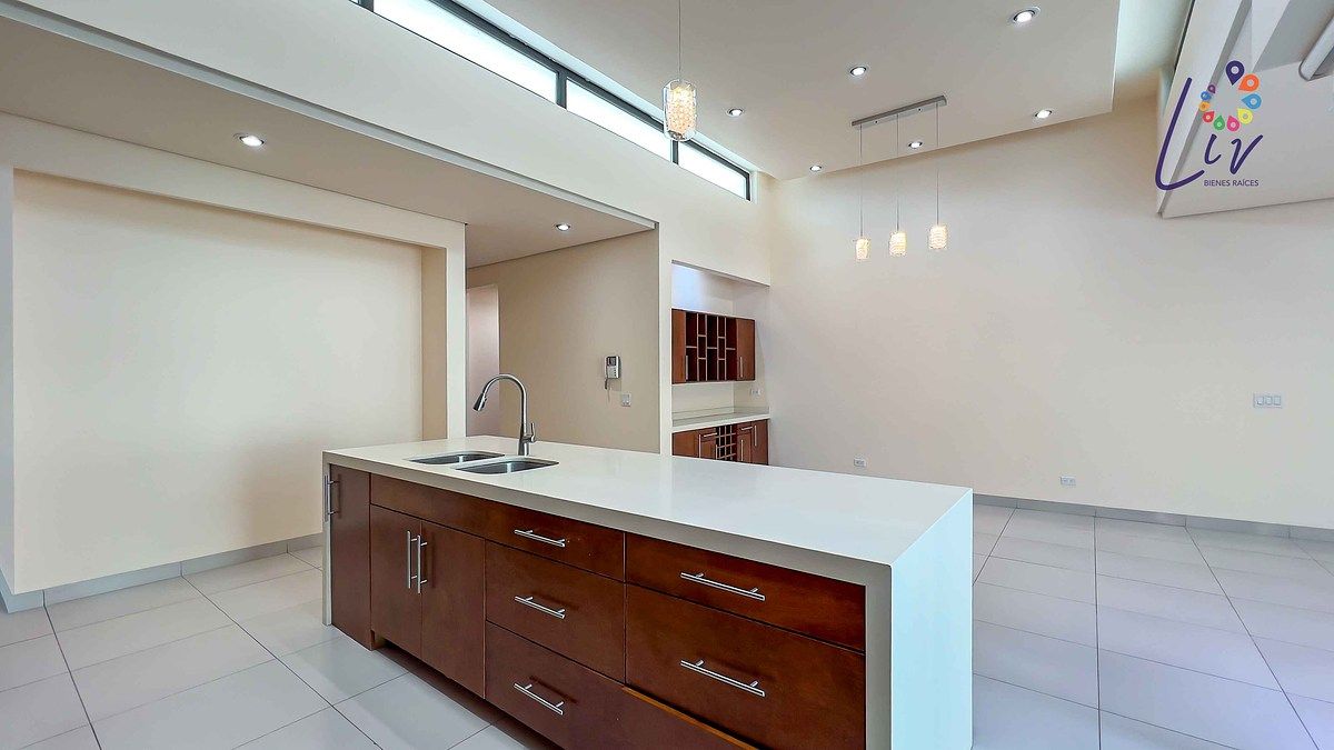 16 de 43: Barra de cocina de cuarzo