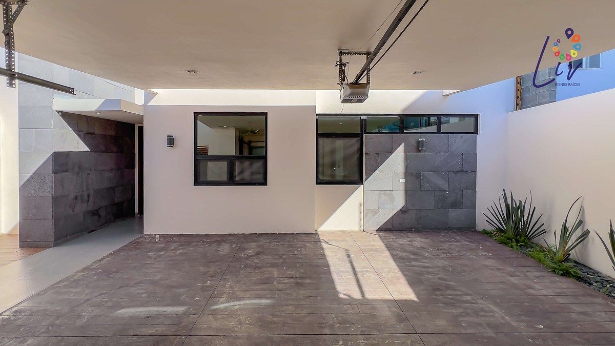 40 de 43: Cochera eléctrica para 2 autos