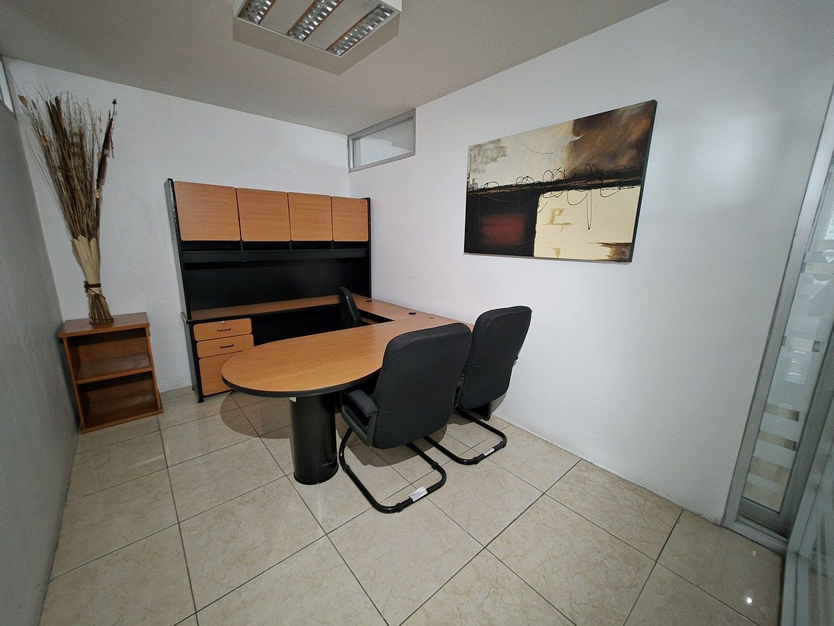15 de 24: 6a. oficina mediana amueblada