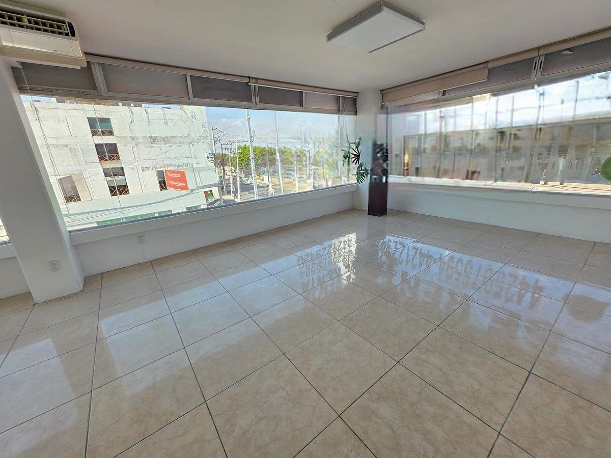 4 de 24: oficina principal tamaño PLUS