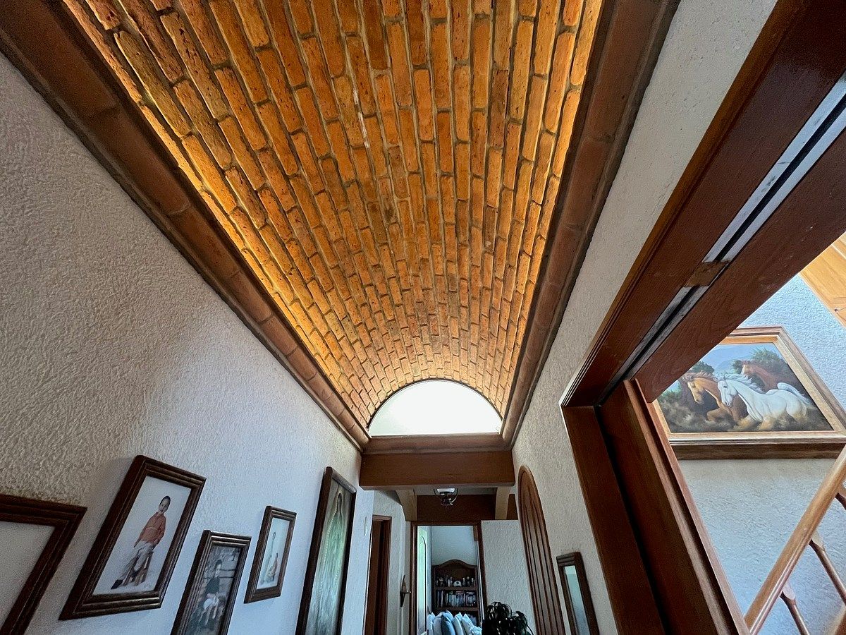 segundo nivel escalera con bóveda, foto 12 de 28