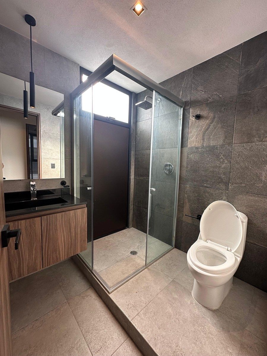 16 de 16: Baño habitación secundaria