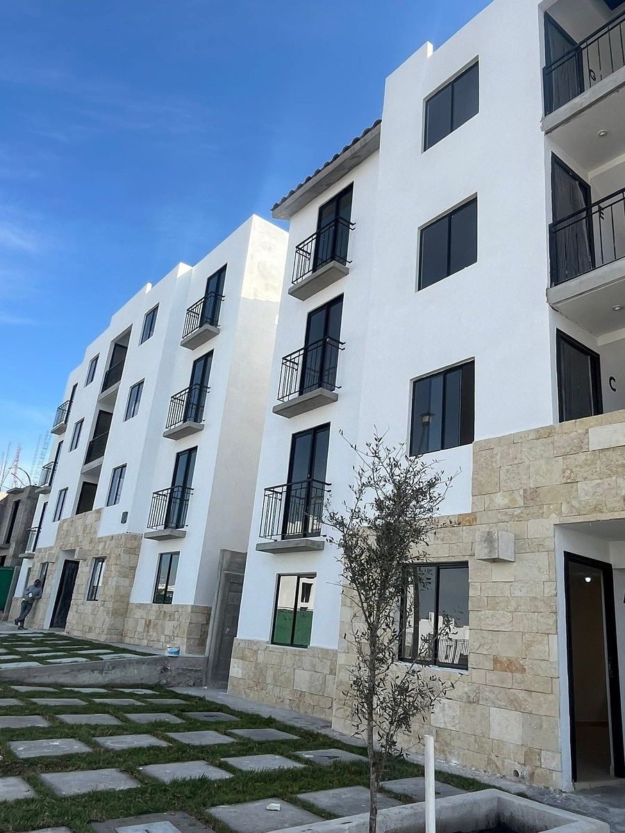 1 of 12: FACHADA DE LAS TORRES