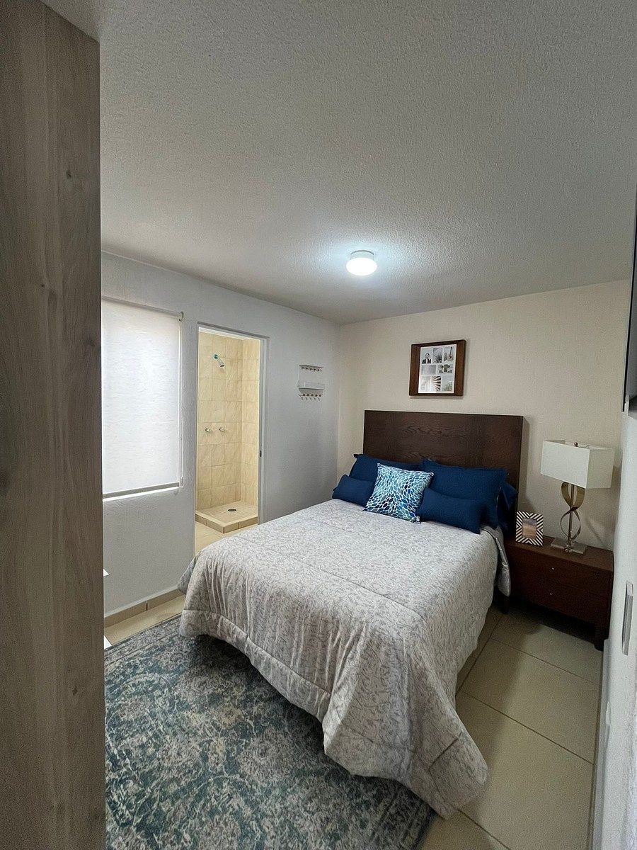 8 of 12: HABITACION PRINCIPAL CON BAÑO COMPLETO