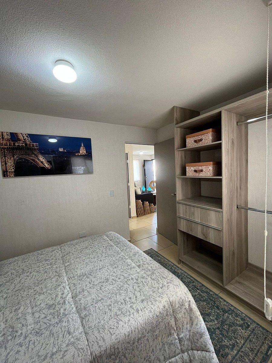 9 of 12: EXCELENTE DISTRIBUCIÓN