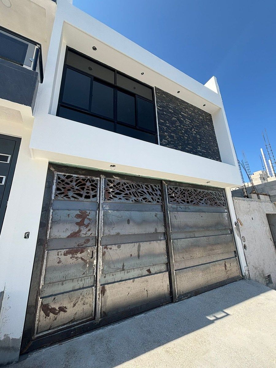 2 de 25: FACHADA DE PROPIEDAD