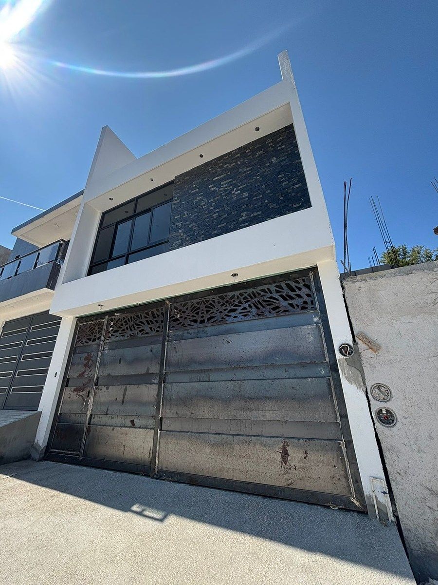 1 de 25: FACHADA DE PROPIEDAD