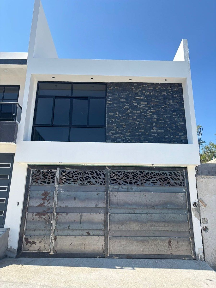 3 de 25: FACHADA DE PROPIEDAD