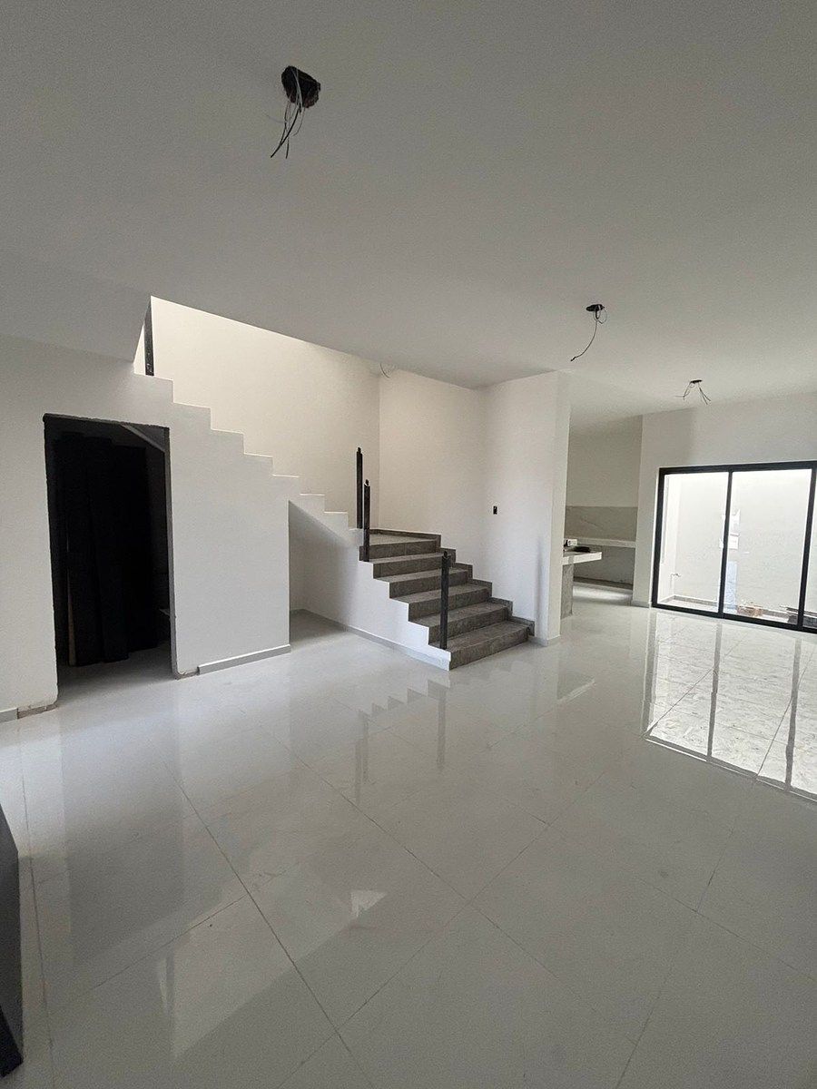 7 de 25: AREA COMUN (SALA Y COMEDOR)