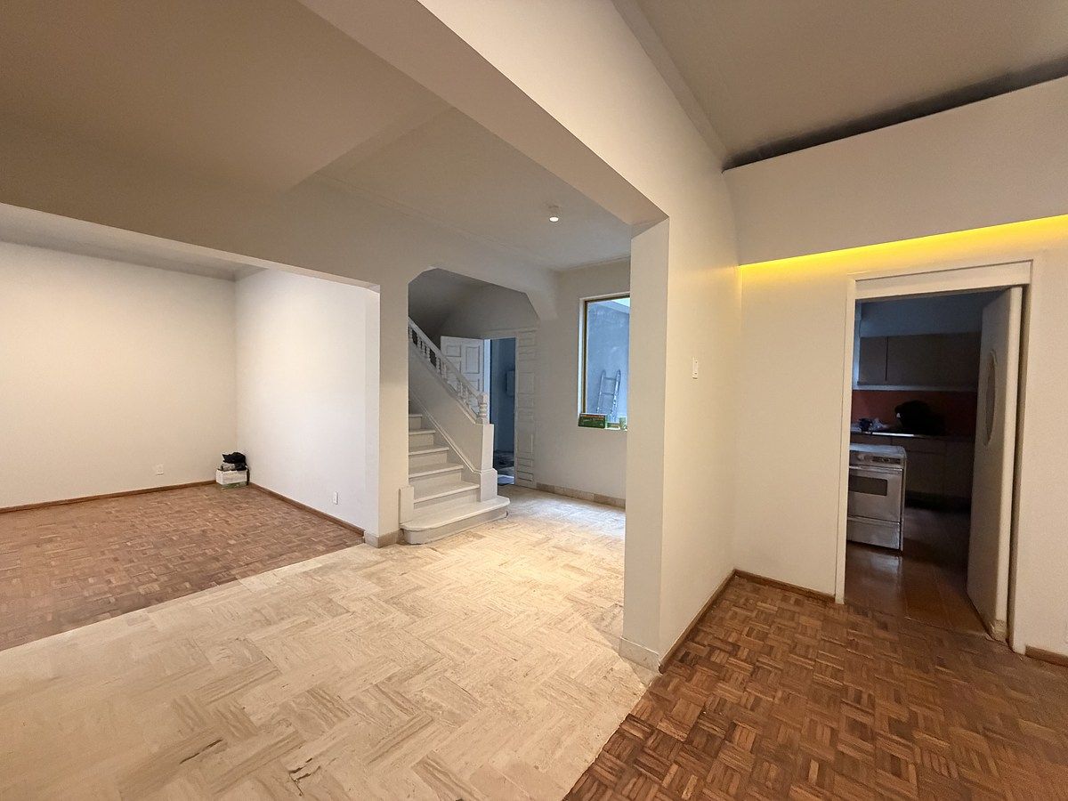 9 de 37: Comedor conectado a cocina