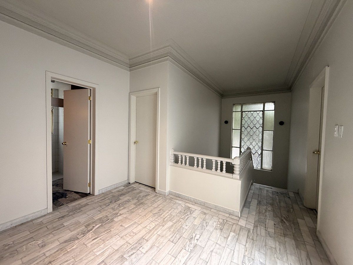 34 de 37: Descanso piso 1