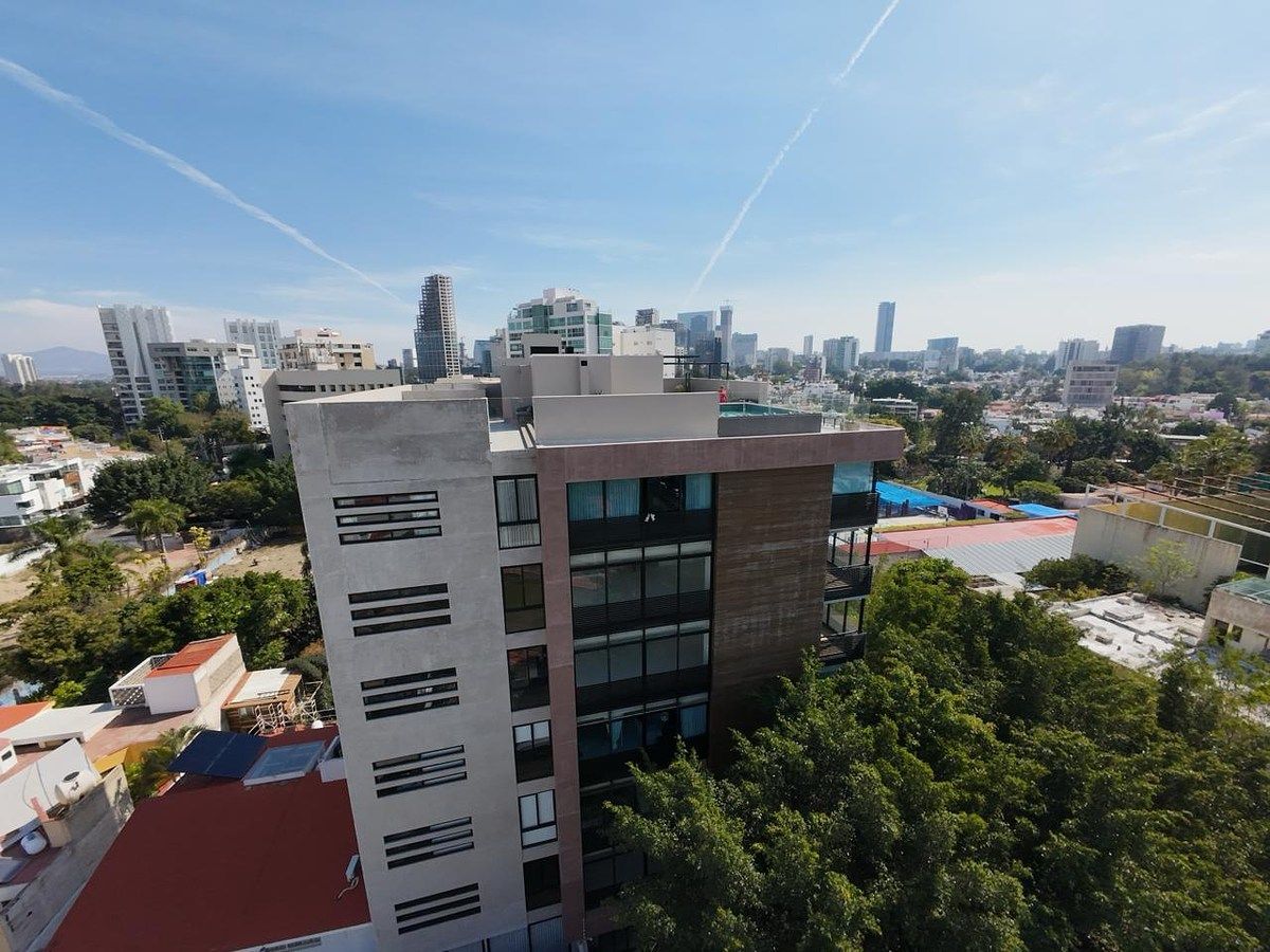Departamento en Venta en Colomos Providencia en Torre Austra #503 (VR)