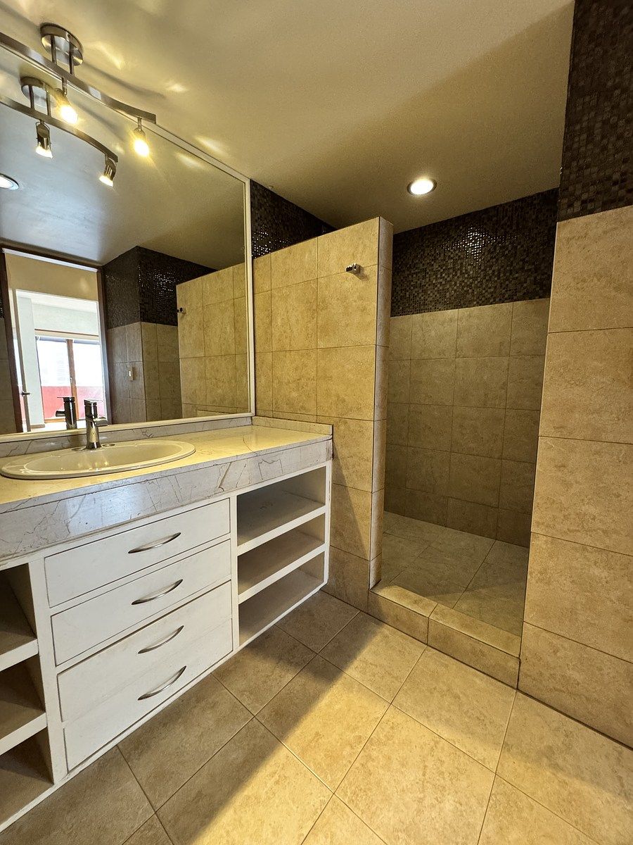 20 de 34: BAÑO REC PRINCIPL