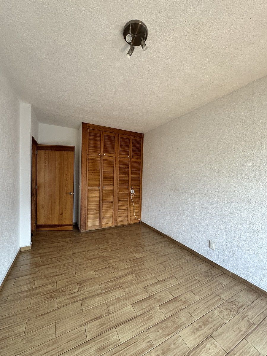 26 de 34: CLOSET REC SECUNDARIA