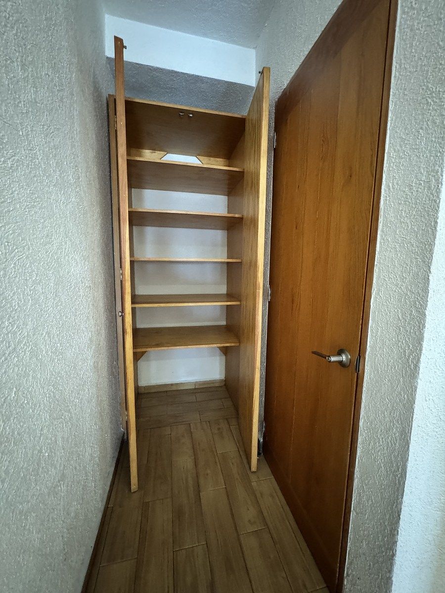 32 de 34: CLOSET BLANCOS