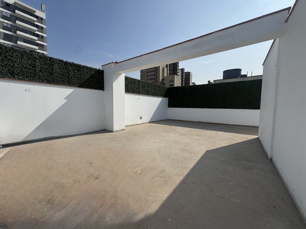 7 de 20: Terraza posterior.