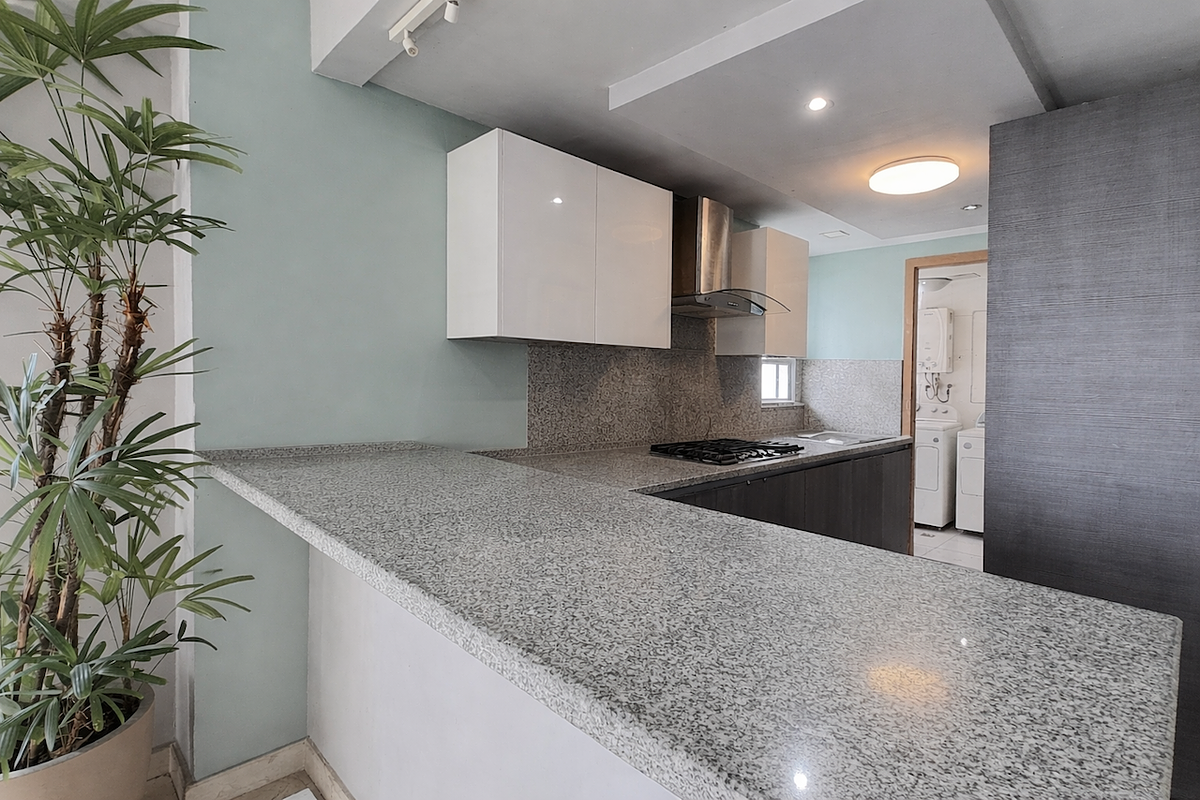 9 de 23: Desayunador tope de granito