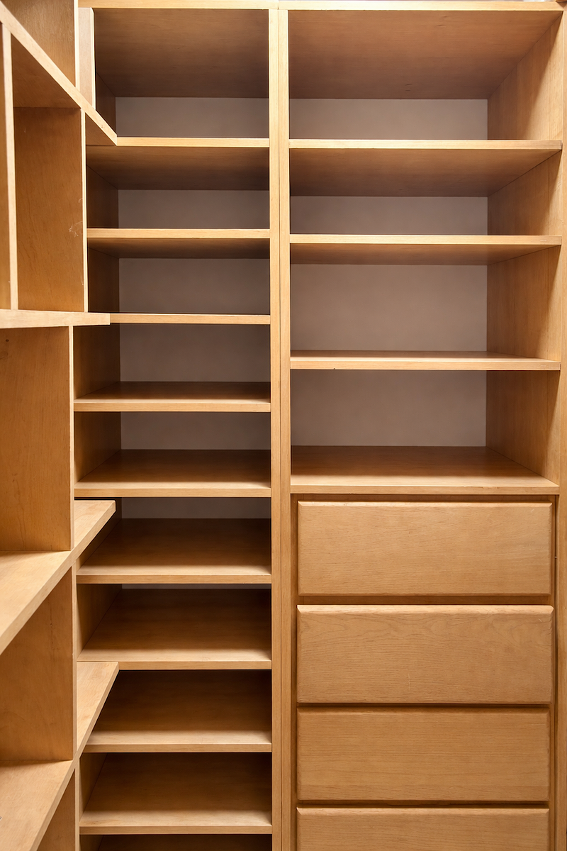 14 de 23: Walk-in closest divididos en cedro