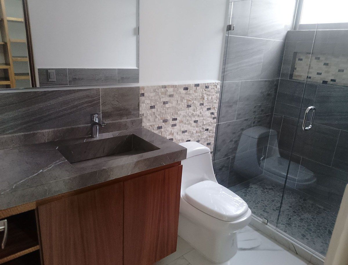 25 de 25: Baño recamara Secundaria 2