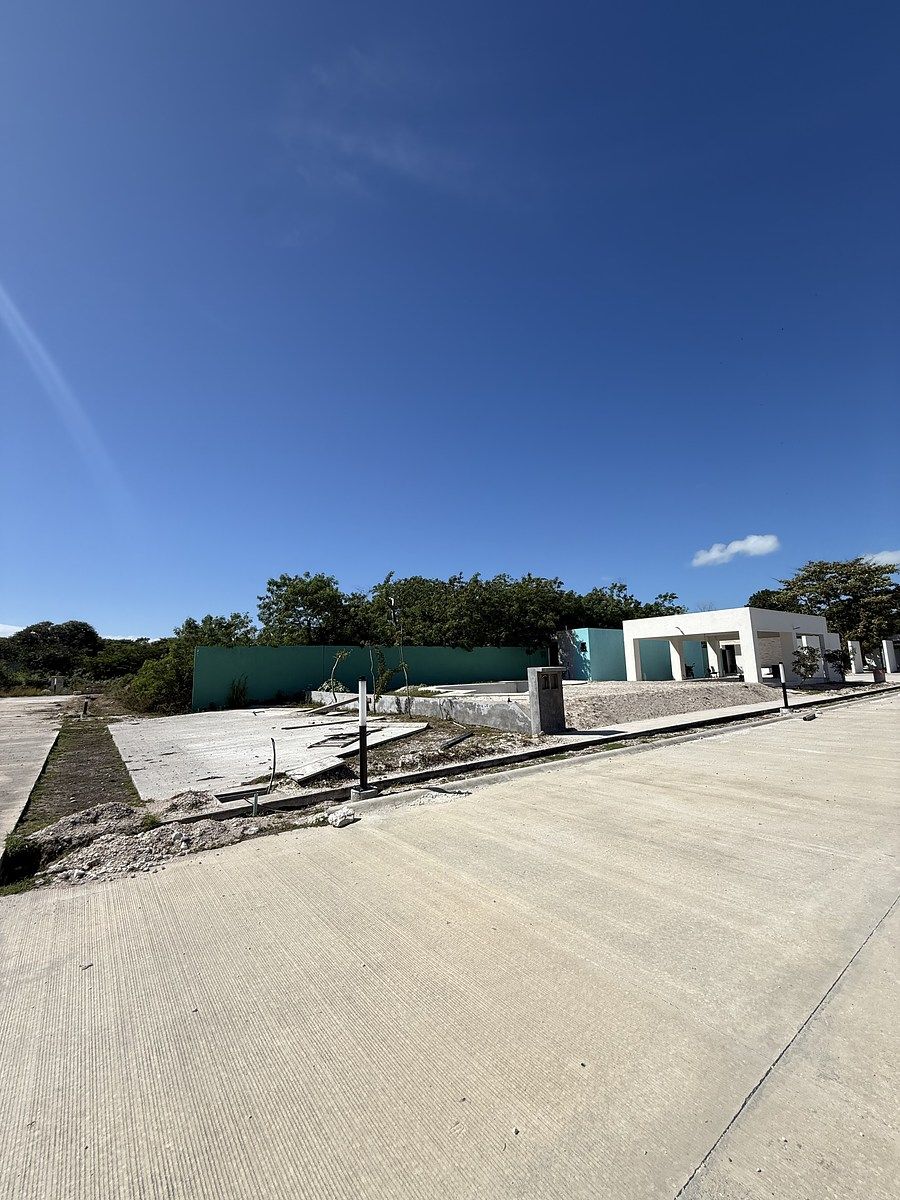 3 de 11: https://www.easybroker.com/agent/properties/terreno-en-venta