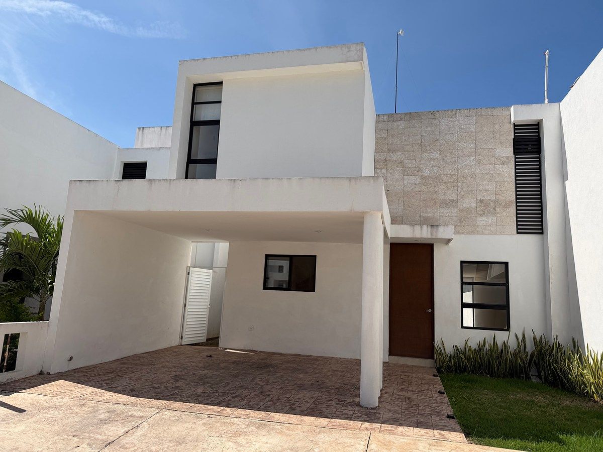 CASA EN RENTA PRIVADA TEMOZON 20, foto 1 de 33