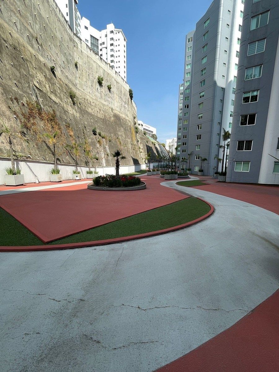 27 of 32: Pista jogging