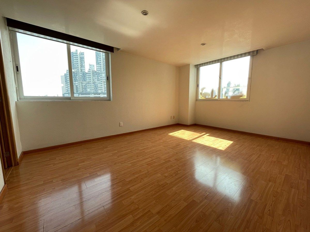 5 of 32: Recámara principal