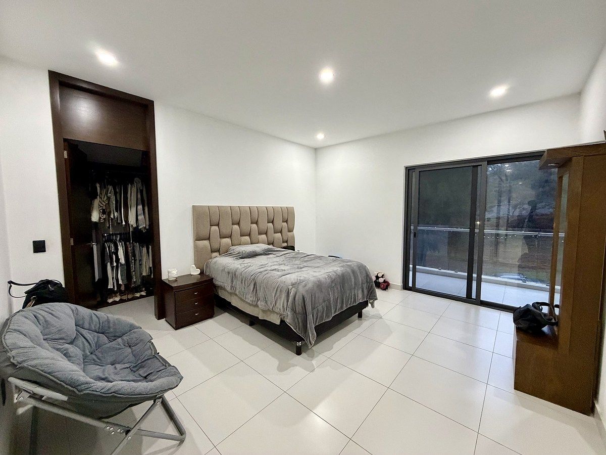 21 de 48: Recámara secundaria 1