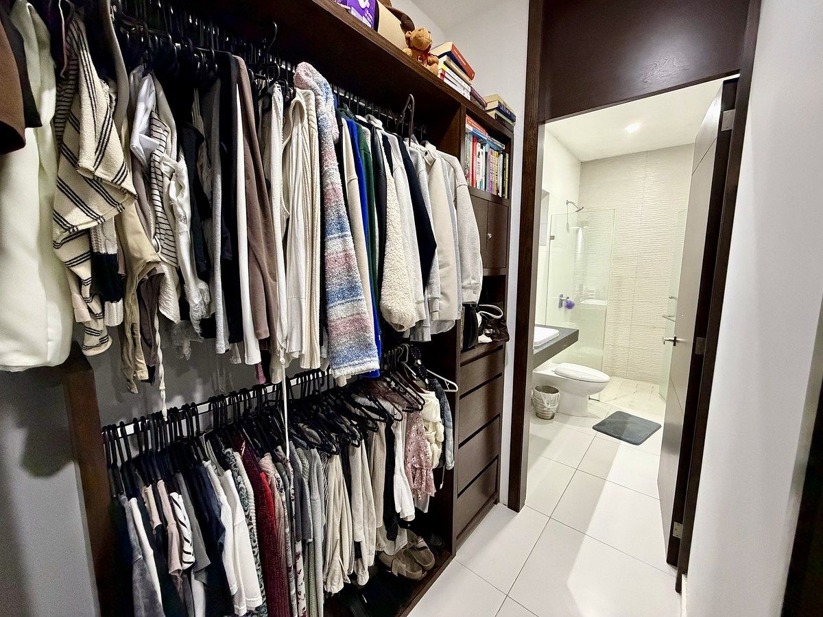 23 de 48: Vestidor recámara secundaria 1