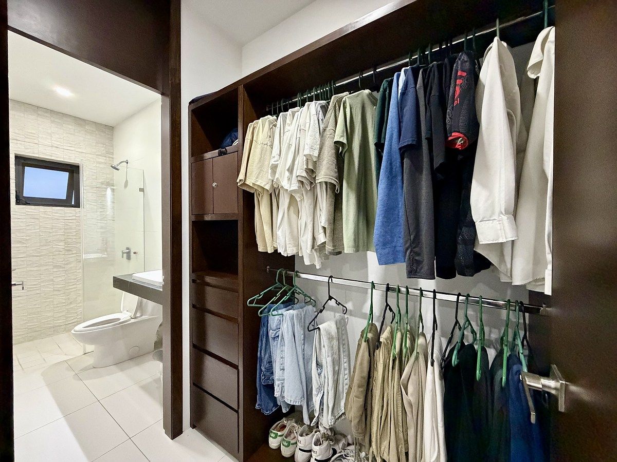 27 de 48: Vestidor recámara secundaria 2